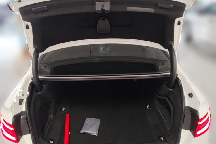 Used Audi A4L 2019 40 TFSI Fashion Edition China VI Emission Standard Trunk