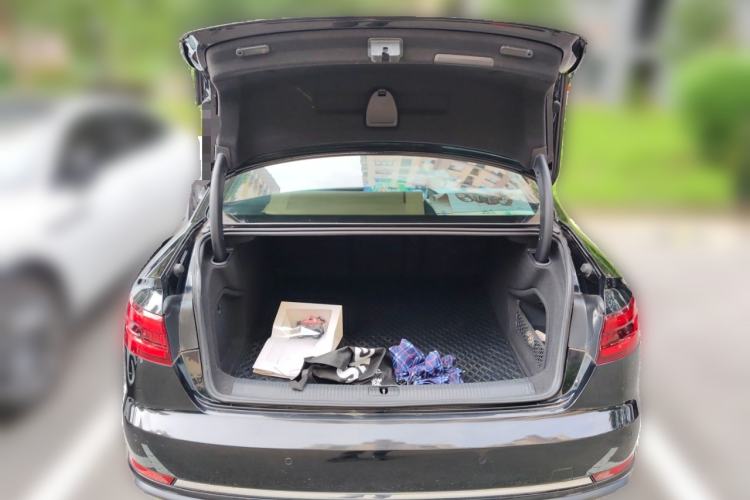 Used Audi A4L 2019 40 TFSI Ambition China VI Trunk