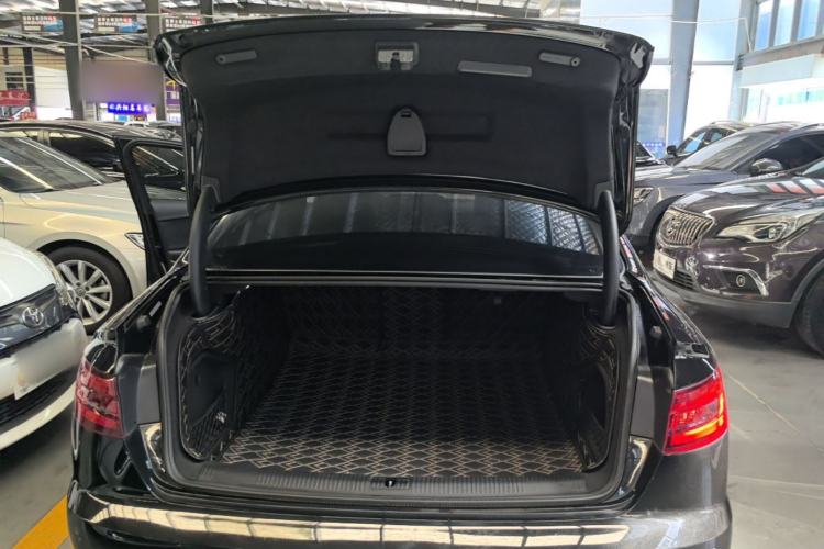 Used Audi A4L 2019 40 TFSI Fashion Version China V Trunk