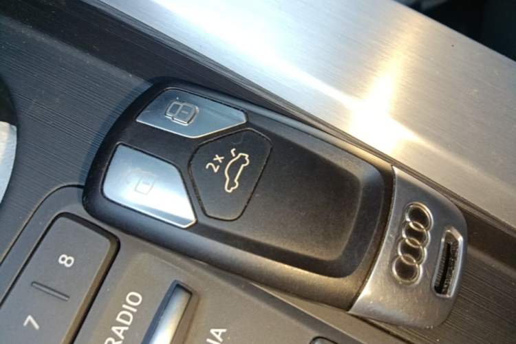Used Audi A4L 2019 40 TFSI Fashion Version China V Vehicle Key