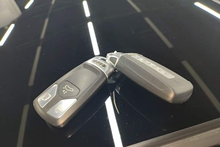 Used Audi A4L 2019 45 TFSI quattro Individual Sport Edition China VI Vehicle Key