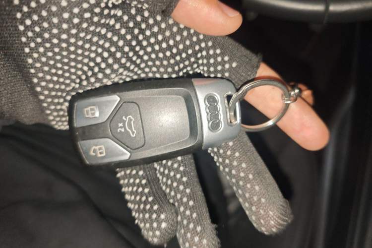 Used Audi A4L 2019 40 TFSI Fashion Edition China VI Emission Standard Vehicle Key