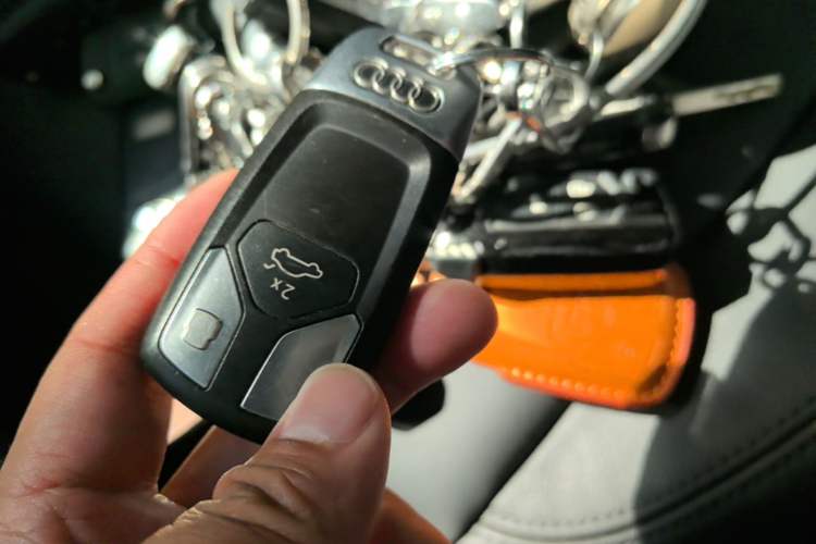 Used Audi A4L 2019 40 TFSI Fashion Version China V Vehicle Key