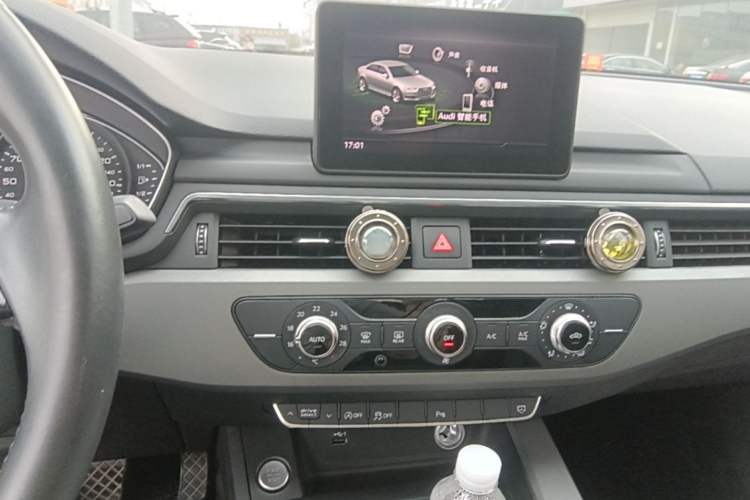 Used Audi A4L 2019 40 TFSI Ambition Version China V Audio And AC Panel