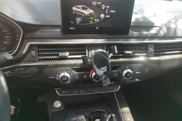 Used Audi A4L 2019 40 TFSI Ambition China VI Audio And AC Panel