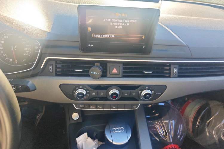 Used Audi A4L 2019 40 TFSI Ambition China VI Audio And AC Panel