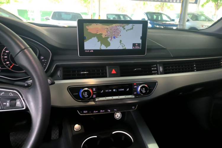 Used Audi A4L 2019 40 TFSI Fashion Version China V Audio And AC Panel