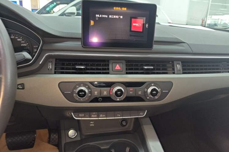 Used Audi A4L 2019 40 TFSI Ambition China VI Audio And AC Panel