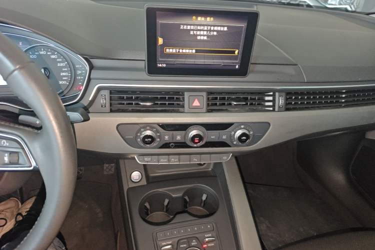 Used Audi A4L 2019 40 TFSI Ambition China VI Audio And AC Panel