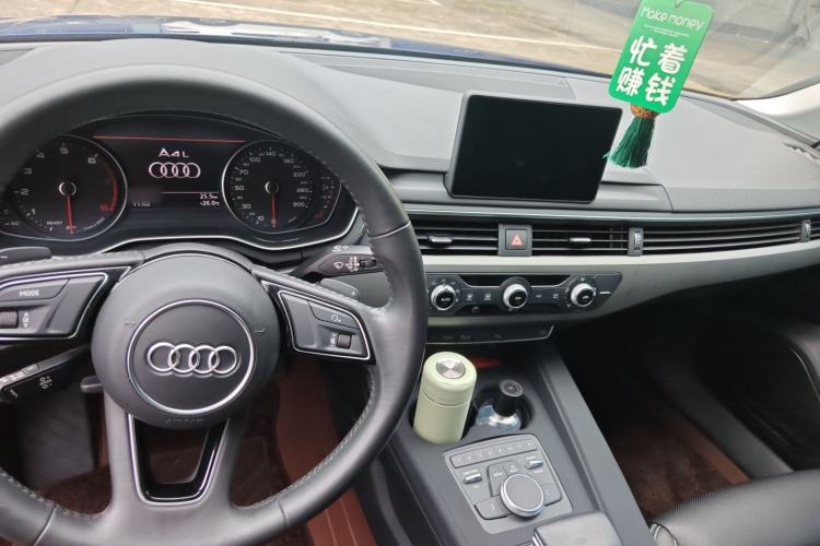 Used Audi A4L 2019 40 TFSI Ambition China VI Audio And AC Panel