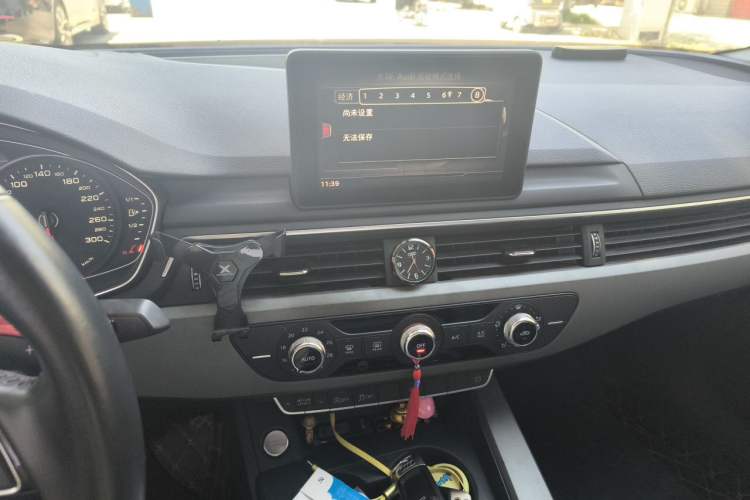 Used Audi A4L 2019 40 TFSI Ambition China VI Audio And AC Panel