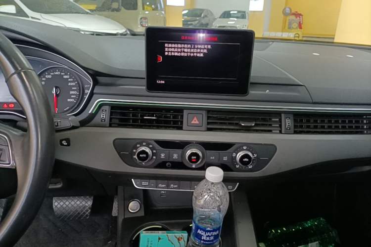 Used Audi A4L 2019 40 TFSI Ambition China VI Audio And AC Panel