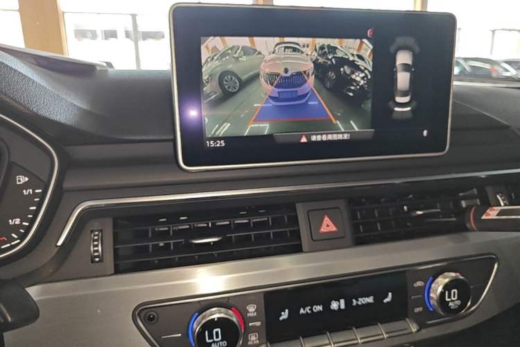 Used Audi A4L 2019 40 TFSI Fashion Version China V Audio And AC Panel