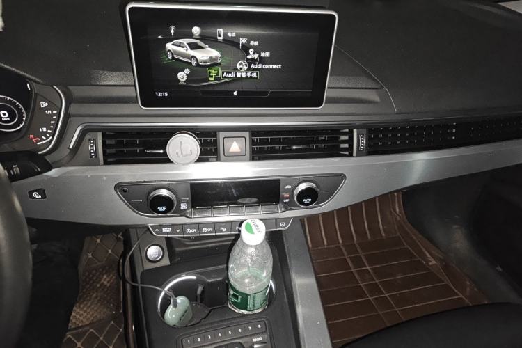Used Audi A4L 2019 40 TFSI Fashion Edition China VI Emission Standard Audio And AC Panel
