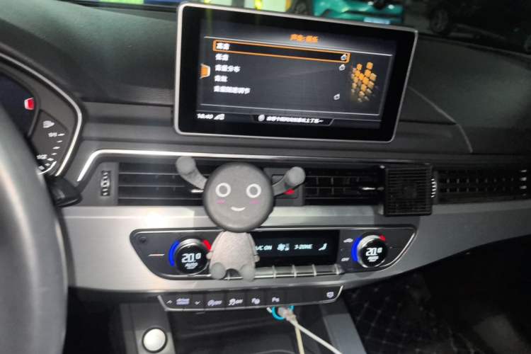 Used Audi A4L 2019 40 TFSI Fashion Version China V Audio And AC Panel