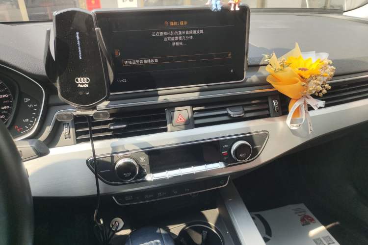 Used Audi A4L 2019 40 TFSI Fashion Version China V Audio And AC Panel