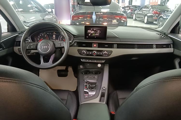 Used Audi A4L 2019 40 TFSI Ambition Version China V Center Console
