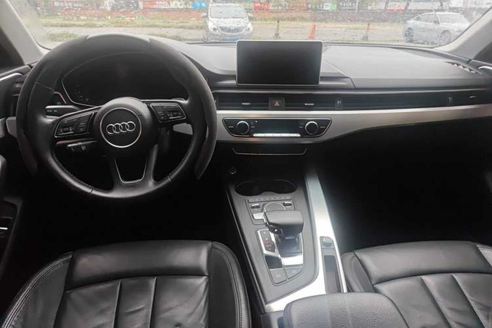 Used Audi A4L 2019 40 TFSI Fashion Version China V Center Console