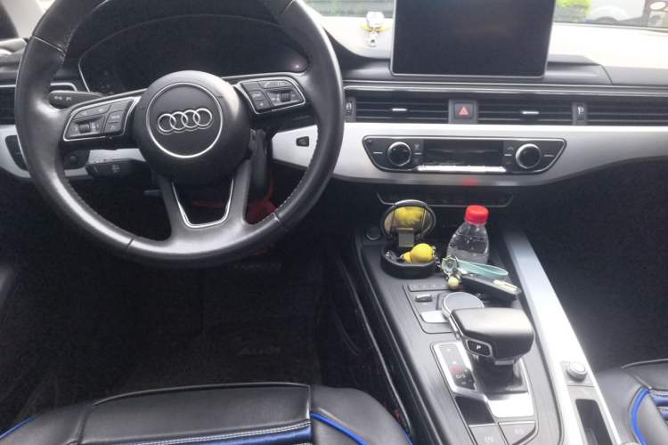 Used Audi A4L 2019 40 TFSI Fashion Version China V Center Console