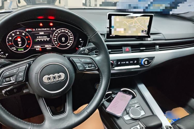 Used Audi A4L 2019 40 TFSI Fashion Edition China VI Emission Standard Center Console