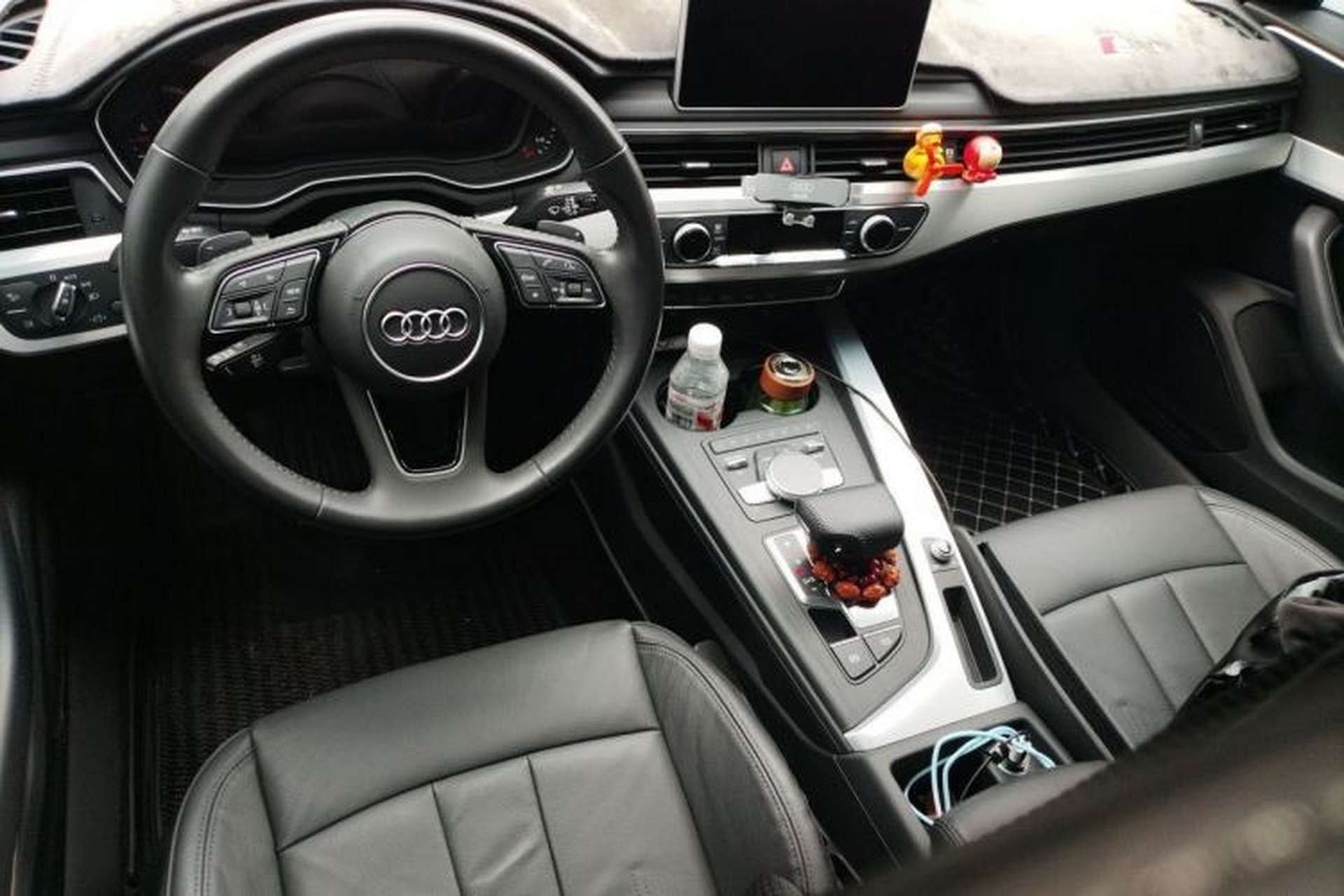 Used Audi A4L 2019 40 TFSI Fashion Edition China VI Emission Standard Center Console