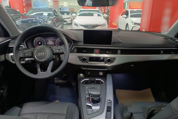 Used Audi A4L 2019 40 TFSI Fashion Edition China VI Emission Standard Center Console