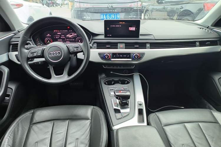 Used Audi A4L 2019 40 TFSI Fashion Version China V Center Console