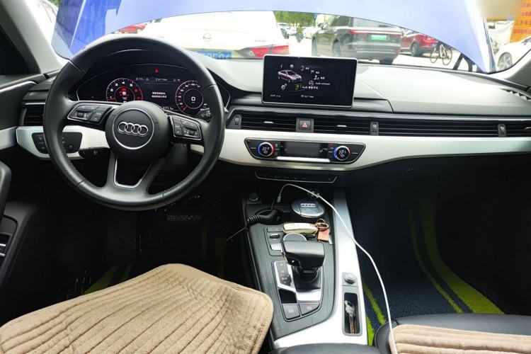 Used Audi A4L 2019 40 TFSI Fashion Version China V Center Console