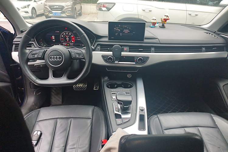Used Audi A4L 2019 40 TFSI Fashion Edition China VI Emission Standard Center Console
