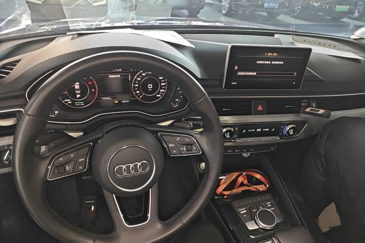 Used Audi A4L 2019 40 TFSI Fashion Version China V Center Console