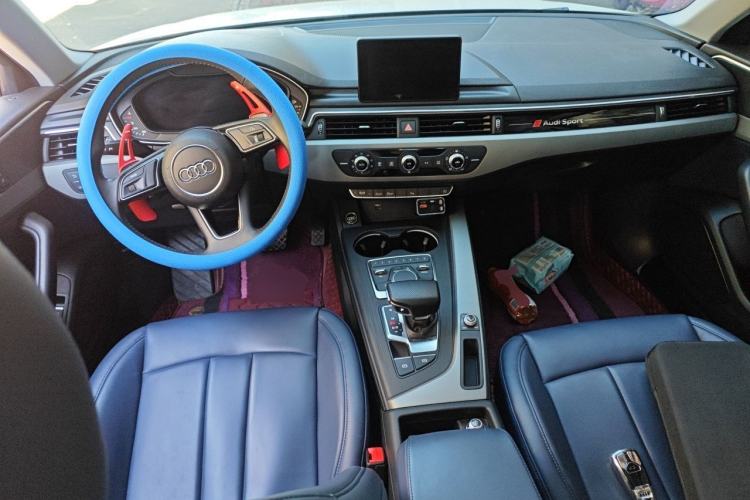 Used Audi A4L 2019 40 TFSI Ambition China VI Center Console