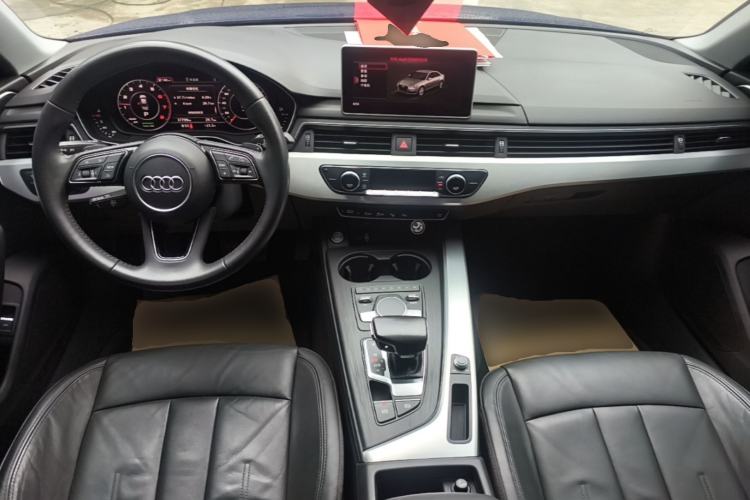 Used Audi A4L 2019 40 TFSI Fashion Edition China VI Emission Standard Center Console