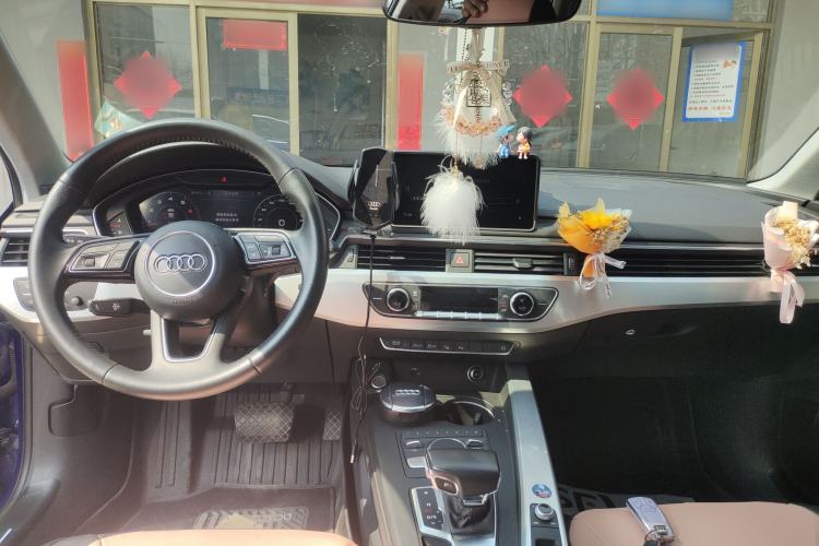 Used Audi A4L 2019 40 TFSI Fashion Version China V Center Console