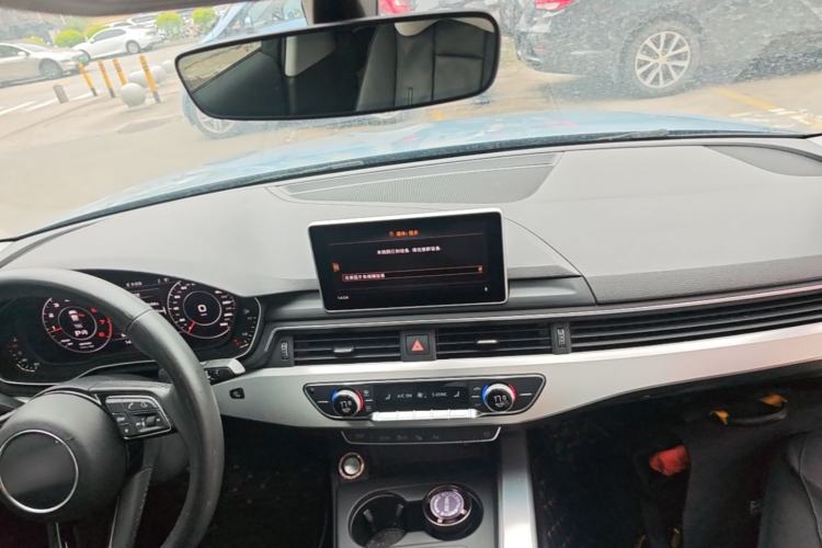 Used Audi A4L 2019 40 TFSI Fashion Edition China VI Emission Standard Center Console
