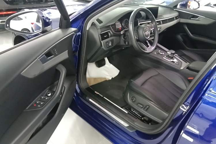 Used Audi A4L 2019 40 TFSI Ambition Version China V Driver Seat
