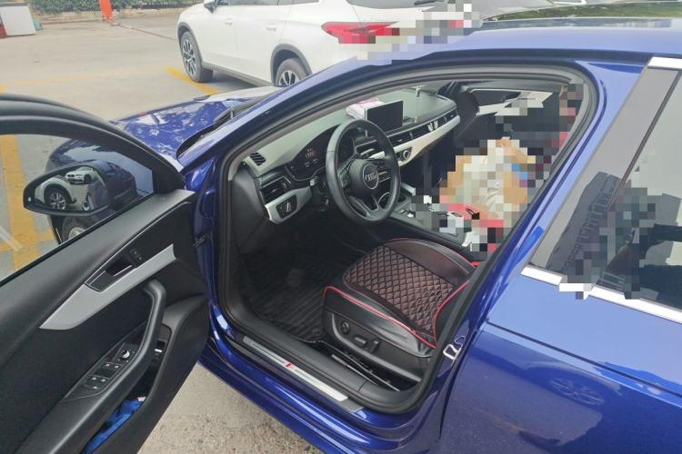 Used Audi A4L 2019 40 TFSI Fashion Edition China VI Emission Standard Driver Seat