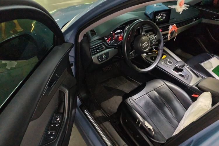 Used Audi A4L 2019 40 TFSI Ambition Version China V Driver Seat