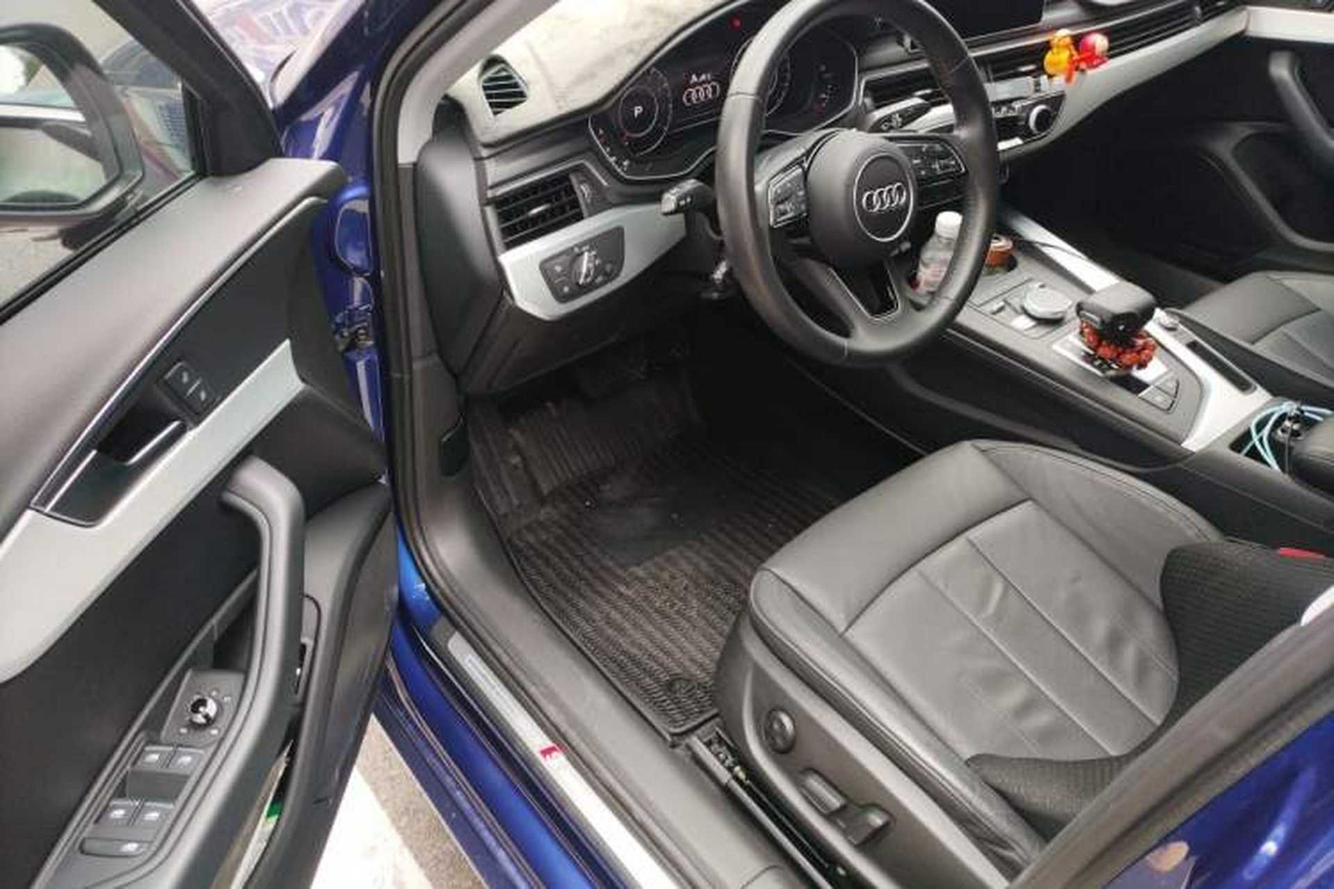 Used Audi A4L 2019 40 TFSI Fashion Edition China VI Emission Standard Driver Seat