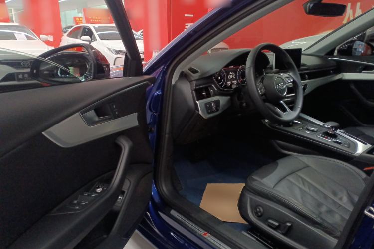 Used Audi A4L 2019 40 TFSI Fashion Edition China VI Emission Standard Driver Seat
