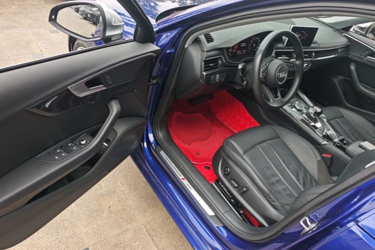 Used Audi A4L 2019 40 TFSI Fashion Edition China VI Emission Standard Driver Seat