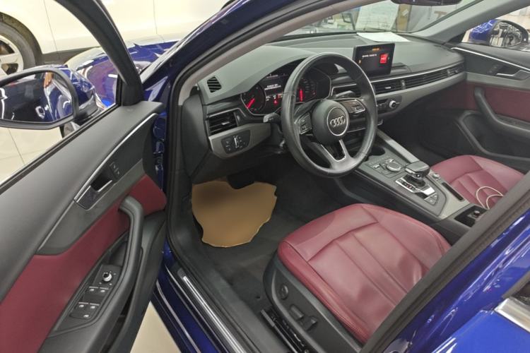 Used Audi A4L 2019 40 TFSI Ambition China VI Driver Seat