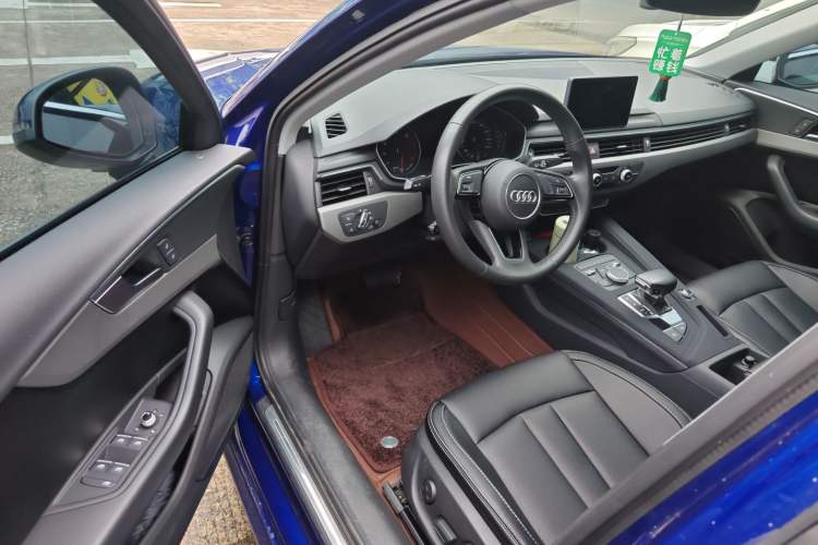 Used Audi A4L 2019 40 TFSI Ambition China VI Driver Seat