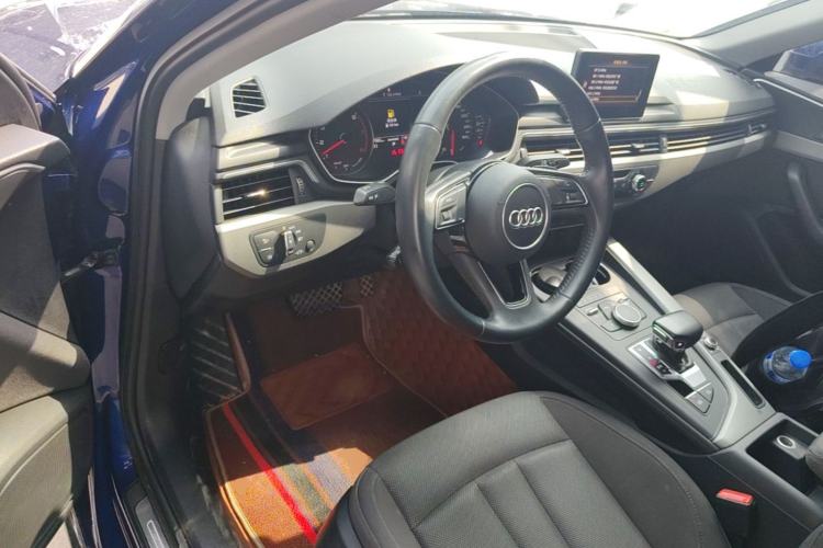 Used Audi A4L 2019 40 TFSI Ambition China VI Driver Seat