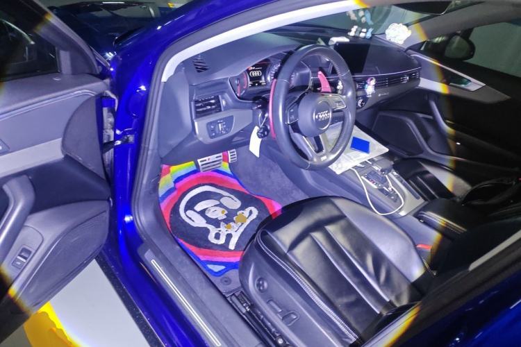 Used Audi A4L 2019 40 TFSI Ambition China VI Driver Seat