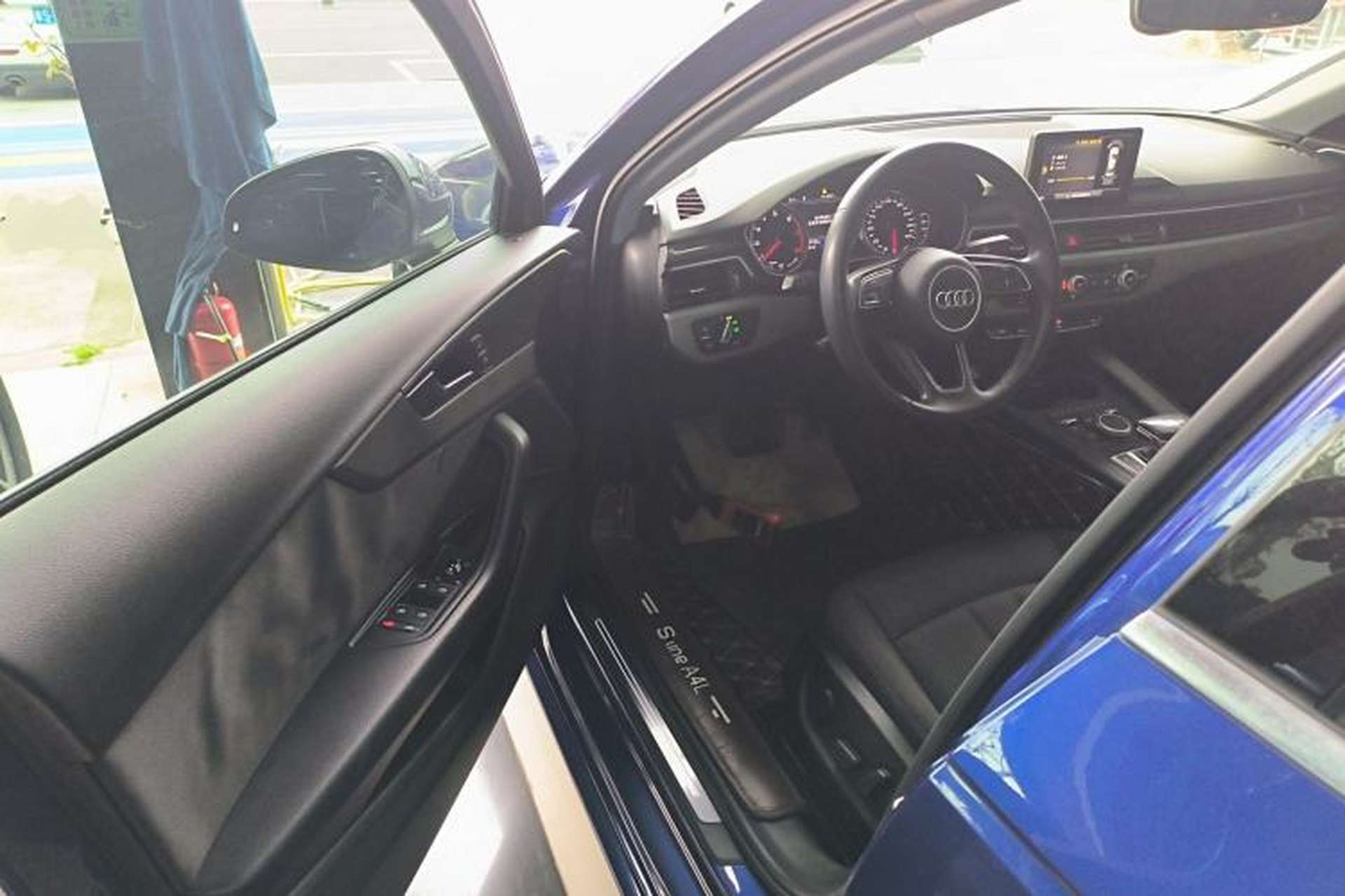Used Audi A4L 2019 40 TFSI Ambition China VI Driver Seat