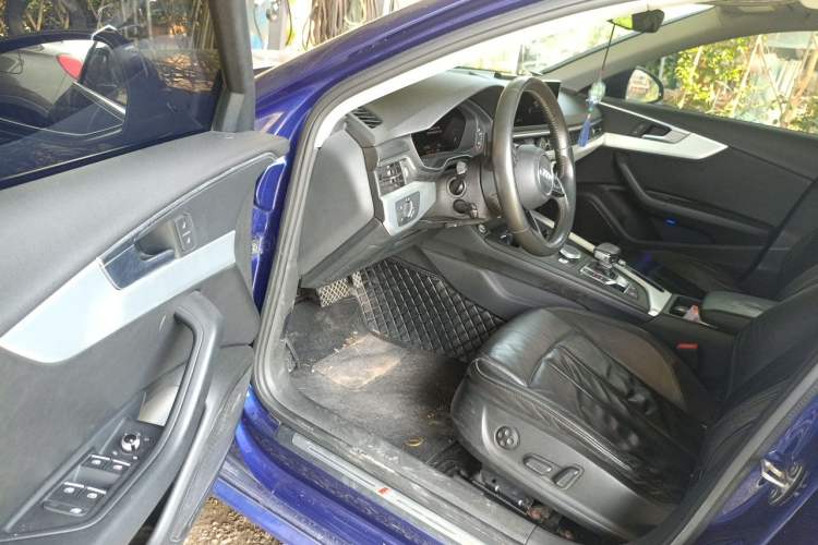 Used Audi A4L 2019 40 TFSI Fashion Version China V Driver Seat
