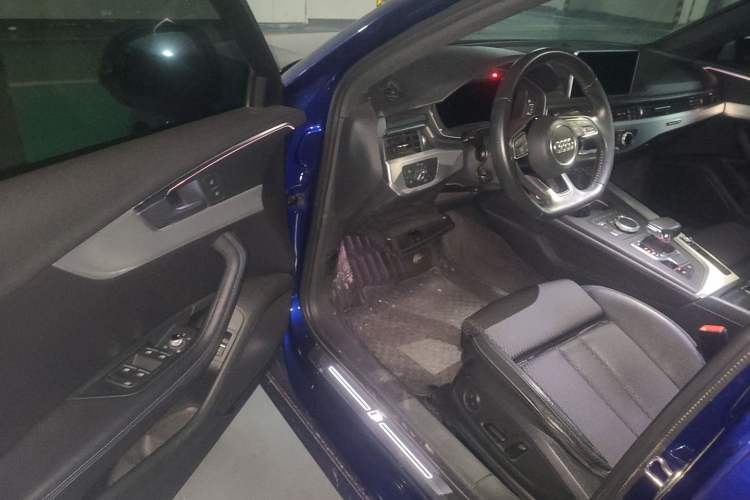 Used Audi A4L 2019 40 TFSI Sporty Version China V Driver Seat
