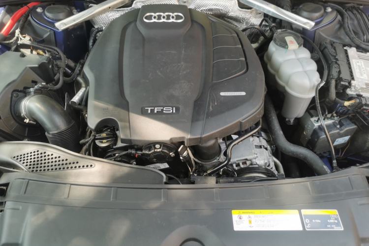 Used Audi A4L 2019 40 TFSI Ambition China VI Engine Bay