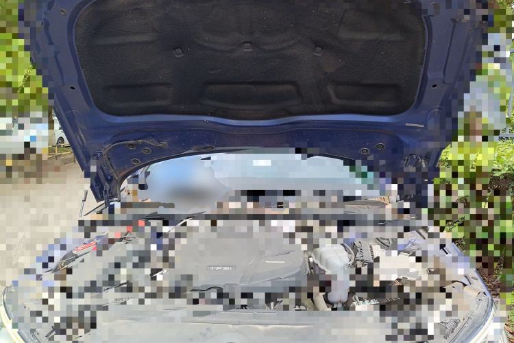 Used Audi A4L 2019 40 TFSI Ambition China VI Engine Bay