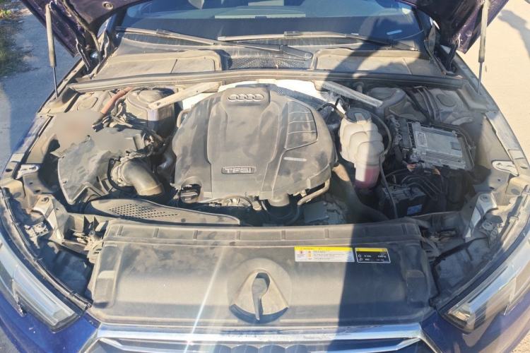 Used Audi A4L 2019 40 TFSI Ambition China VI Engine Bay